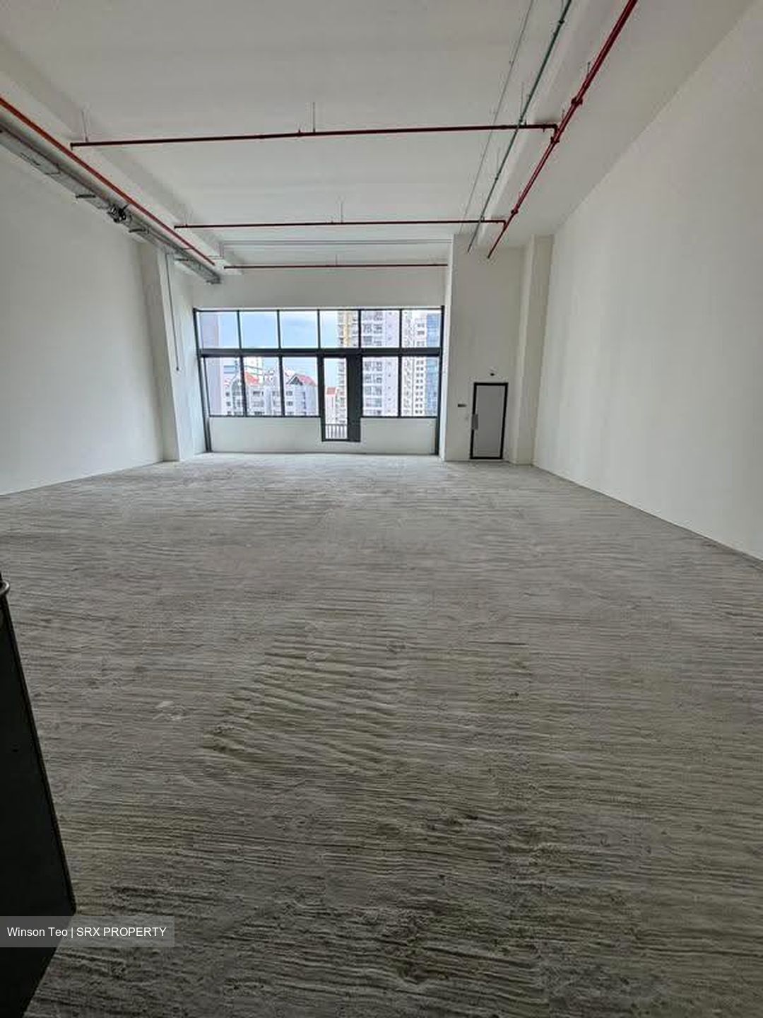 Space 18 (D12), Office #633705561